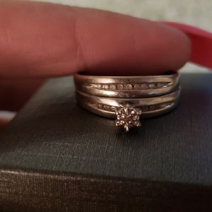 Beautiful white Gold diamond wedding band set
